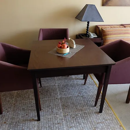 One-bedroom Private In Royal Beach *
